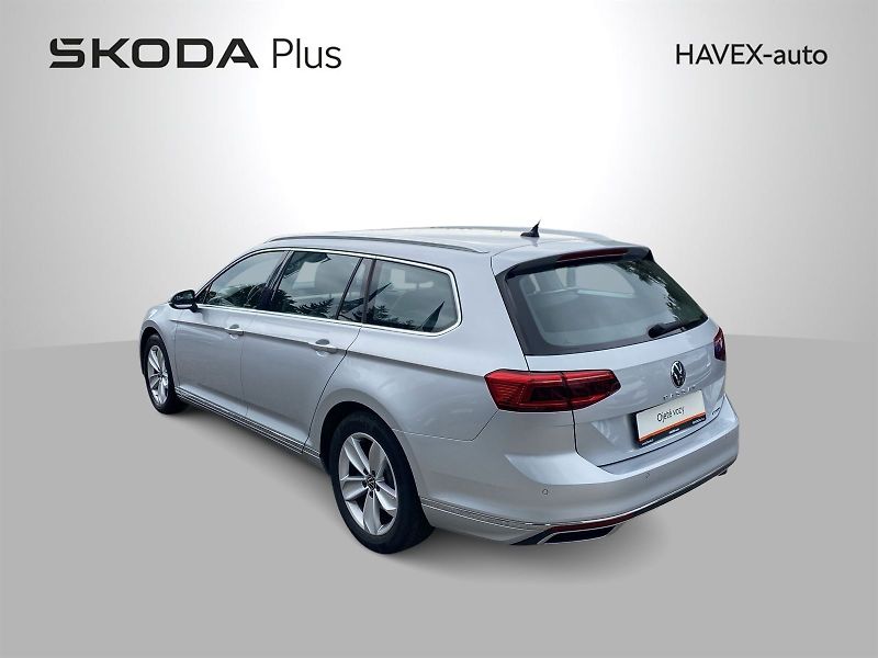 Volkswagen Passat (2020) Variant 2.0 TDI DSG 4Motion - fotka 33 z 34