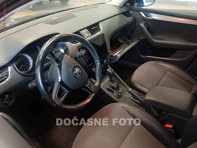 Škoda Octavia (2017) 2.0 TDI, navi, LED - fotka 3 z 3