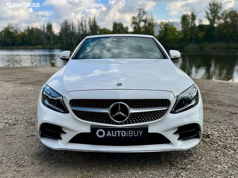 Mercedes-Benz Třídy C CABRIO 300d AMG - fotka 2 z 49