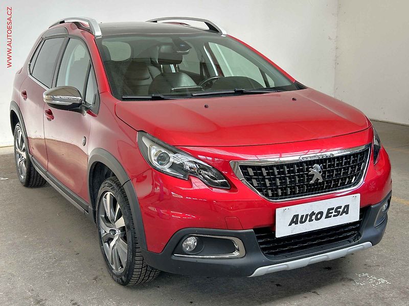 Peugeot 2008 (2019) 1.2 PT, Crossway, navi, panor - fotografie inzerátu