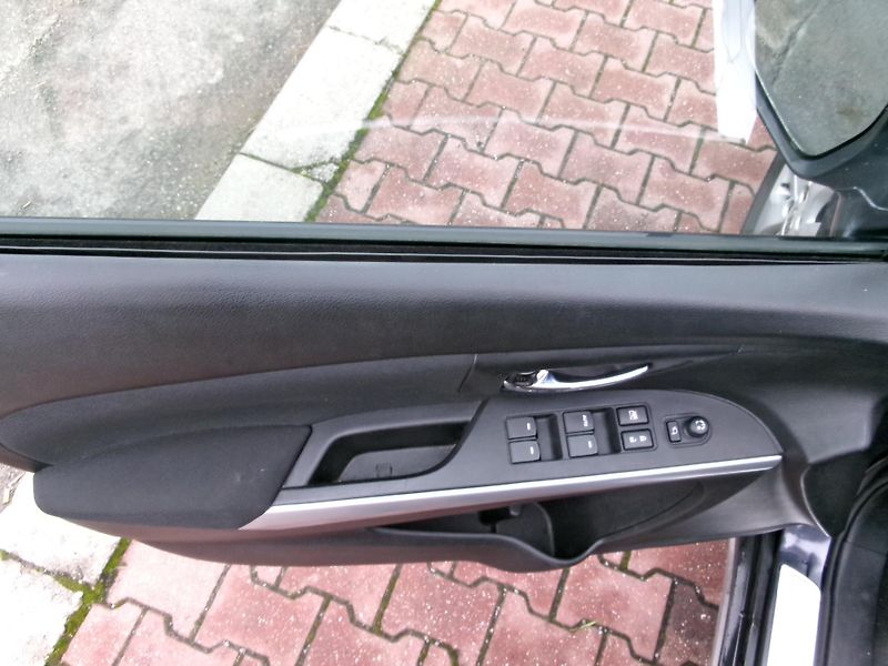 Suzuki SX4 S-Cross (2014) 1,6i AC TEMP VÝHŘEV TAŽNÉ - fotka 24 z 30