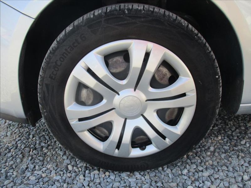 Škoda Fabia 1,2 i, digiklima, serviska, - fotka 17 z 32