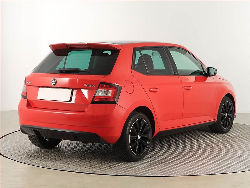 Škoda Fabia (2018) Monte Carlo 1.0 TSI, Automat - fotka 5 z 18