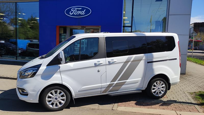 Ford Tourneo Custom (2020) - fotka 2 z 26