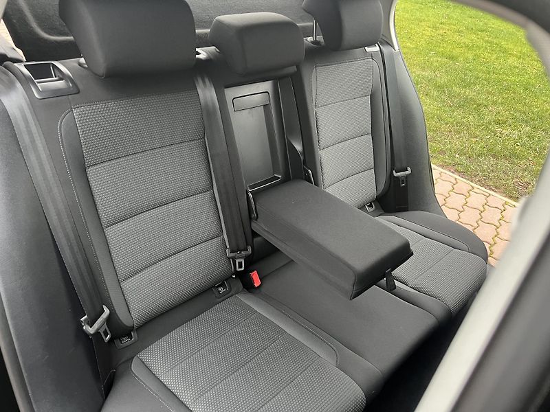 Volkswagen Golf 1.2TSI 77KW,ALU,DIGIKLIMA,ESP - fotka 19 z 41