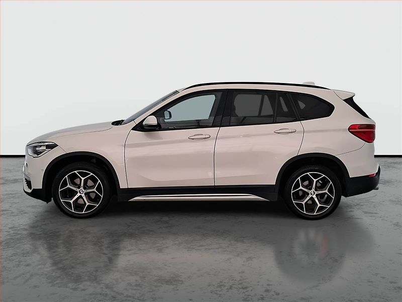 BMW X1 (2019) sDrive18d, Automat, ČR,1.maj - fotka 3 z 20