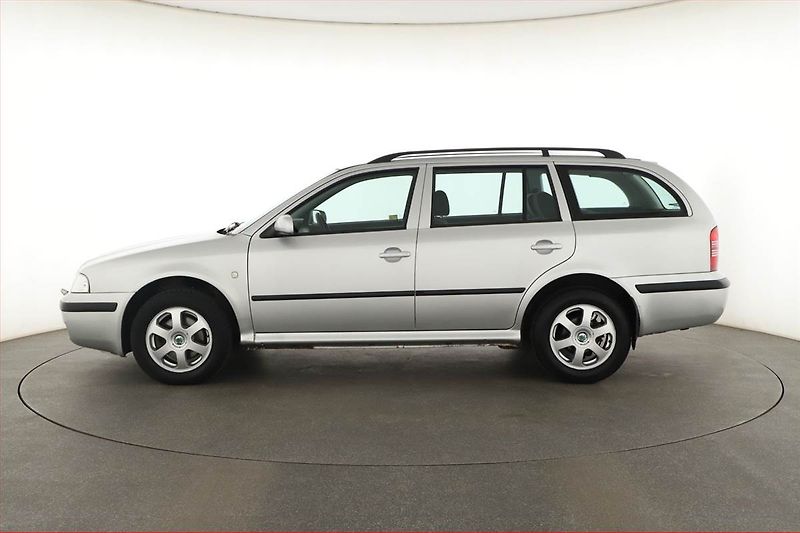 Škoda Octavia (2002) 1.9 TDI , 4X4, ČR,1.maj - fotka 3 z 11