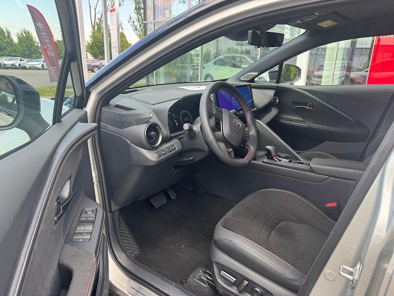 Toyota C-HR GR SPORT Premiere Edition - fotka 9 z 13