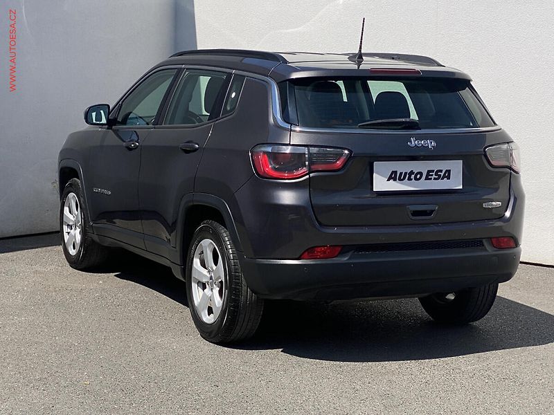 Jeep Compass (2019) 1.4 M-Air FWD, Longitude - fotka 6 z 17