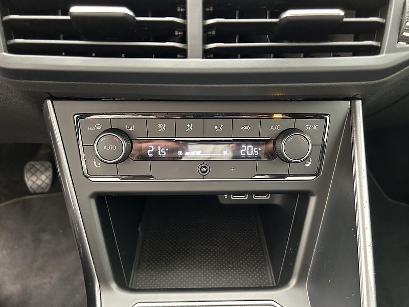 Volkswagen Polo 1.0 TGI Highline - fotka 19 z 24