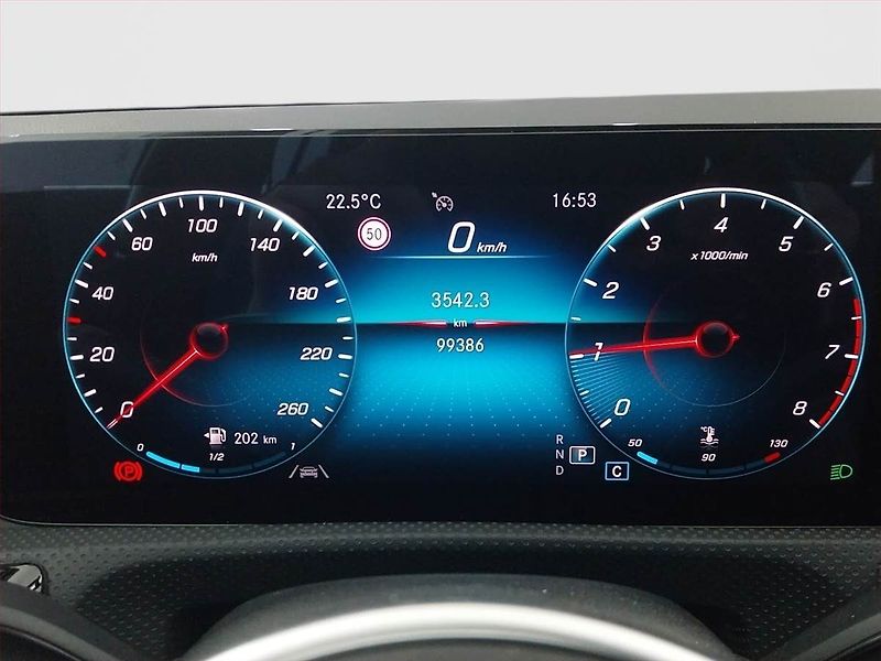 Mercedes-Benz CLA (2020) 180 - fotka 11 z 23