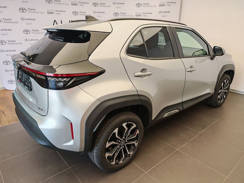 Toyota Yaris Cross 1.5 TNGA HEV CVT Style 2x4 - fotka 4 z 36
