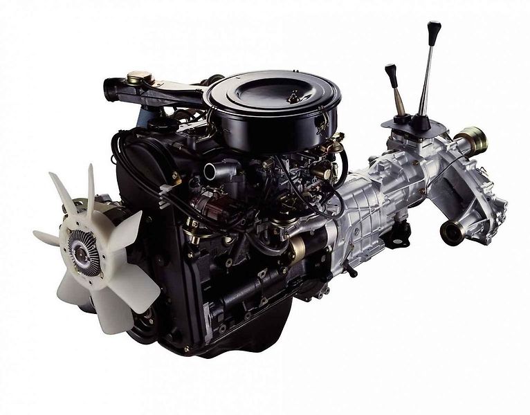Mitsubishi Pajero při mezigeneračním setkání.