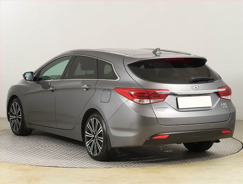 Hyundai i40 (2018) Premium 1.7 CRDi, Automat - fotka 4 z 23