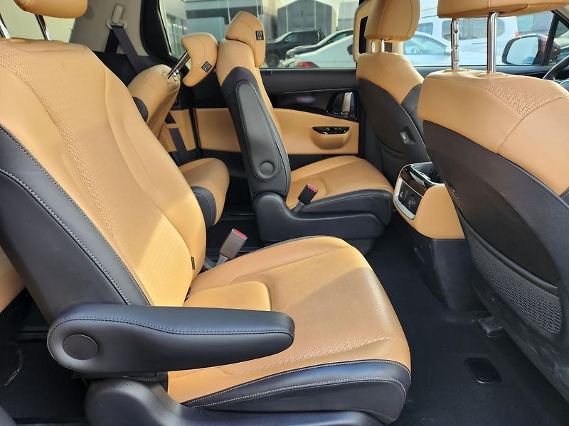 Kia Carnival 9 míst-TOP výbava - SKLADEM - fotka 20 z 27