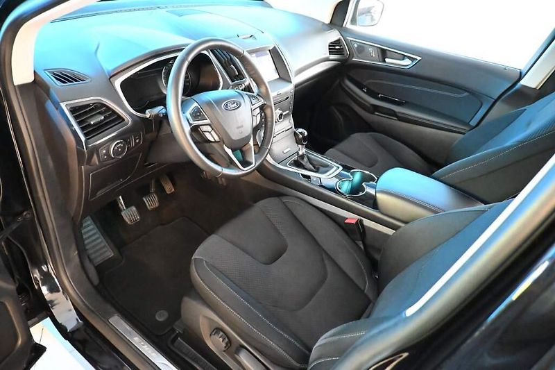 Ford Edge (2019) 2.0 4x4 LED ACC BO Kamera WEBA - fotka 11 z 40