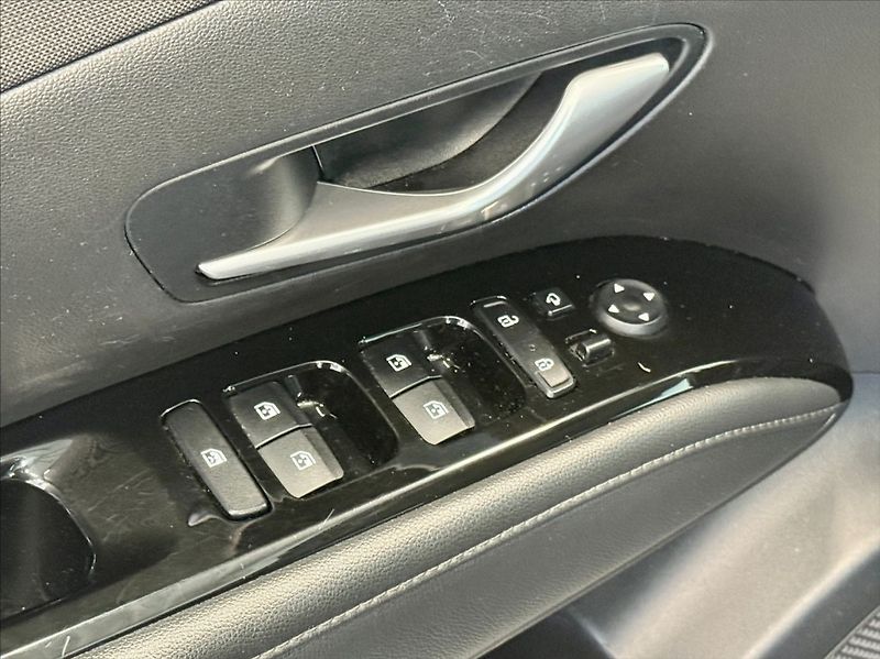 Hyundai Tucson 1,6 T-GDI SMART 4X4 - fotka 12 z 17