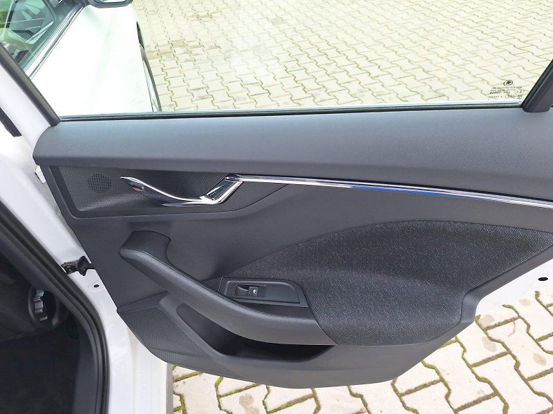 Škoda Kamiq (2023) 1.0 TSI / 81 kW / 6MP / Style - fotka 29 z 34