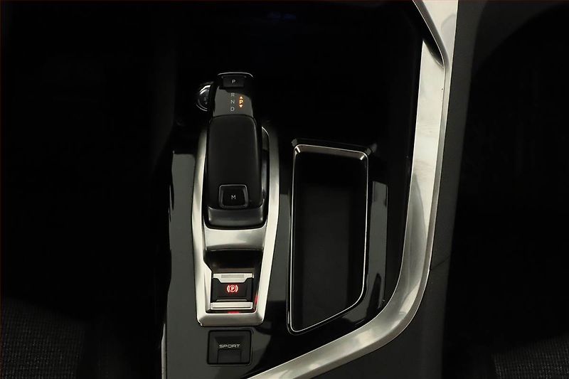 Peugeot 3008 (2020) 1.5 BlueHDi, Automat, Kůže - fotka 12 z 20