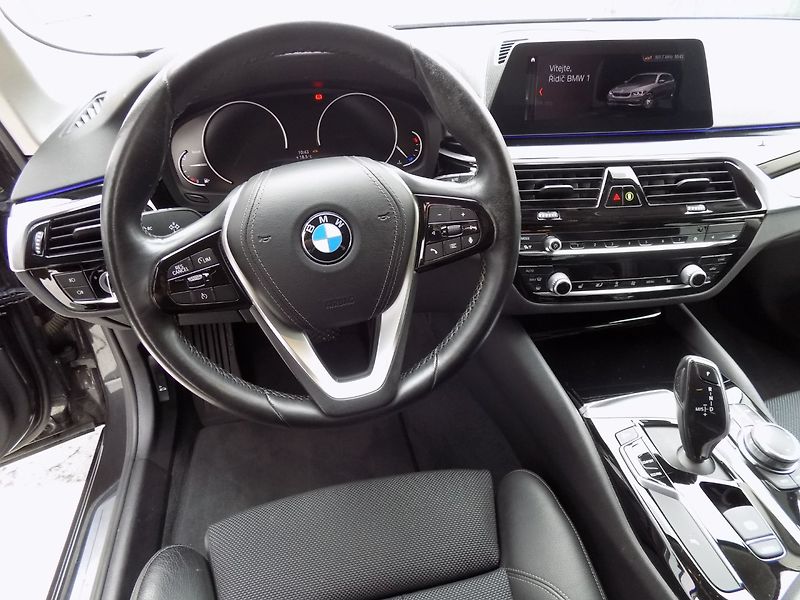 BMW Řada 5 (2019) 530d/Sport-Line/Full-Led/ - fotka 25 z 35