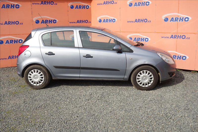 Opel Corsa 1,2 i, ČR, SERVIS.KN., KLIMA. - fotka 8 z 33