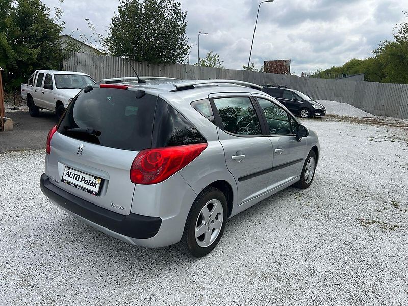 Peugeot 207 1.4i - fotka 14 z 14