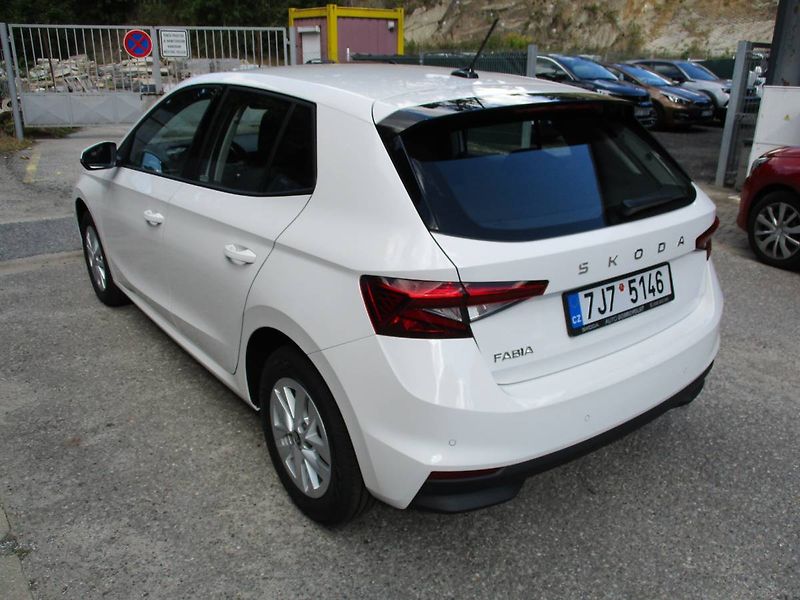 Škoda Fabia Selection 1,0TSI 70kW MT5/P514 - fotka 8 z 15
