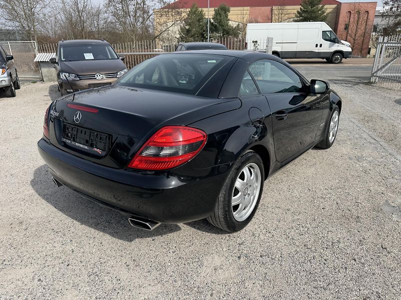Mercedes-Benz SLK (2008) 200 KOMPRESOR 135KW  - fotka 19 z 31