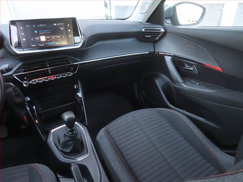 Peugeot 2008 (2020) 1.2 PureTech, Navi, Tempomat - fotka 8 z 20