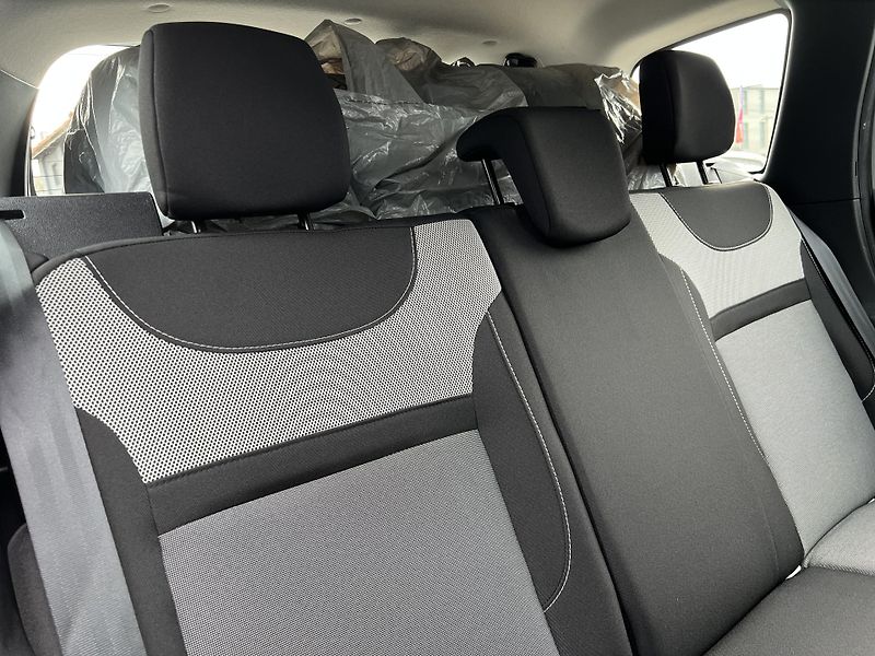 Dacia Duster 1.5DCi 4x4 ČR 1.MAJ. odp. DPH - fotka 23 z 36