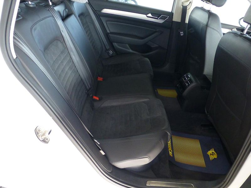 Volkswagen Passat (2017) 2,0TDI-140KW-KŮŽE*VYHŘ.SEDADLA - fotka 21 z 24
