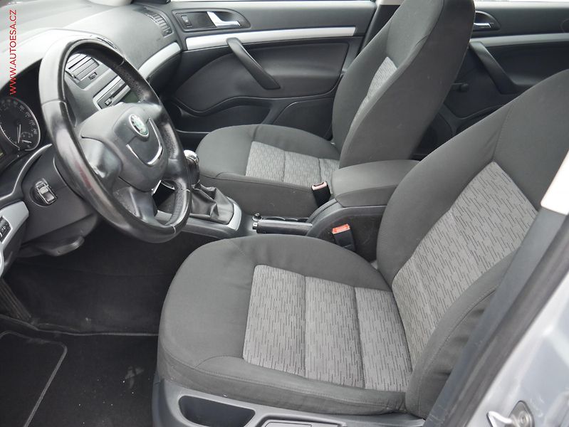 Škoda Octavia (2010) 1.2 TSi, Ambiente, TZ - fotka 9 z 19