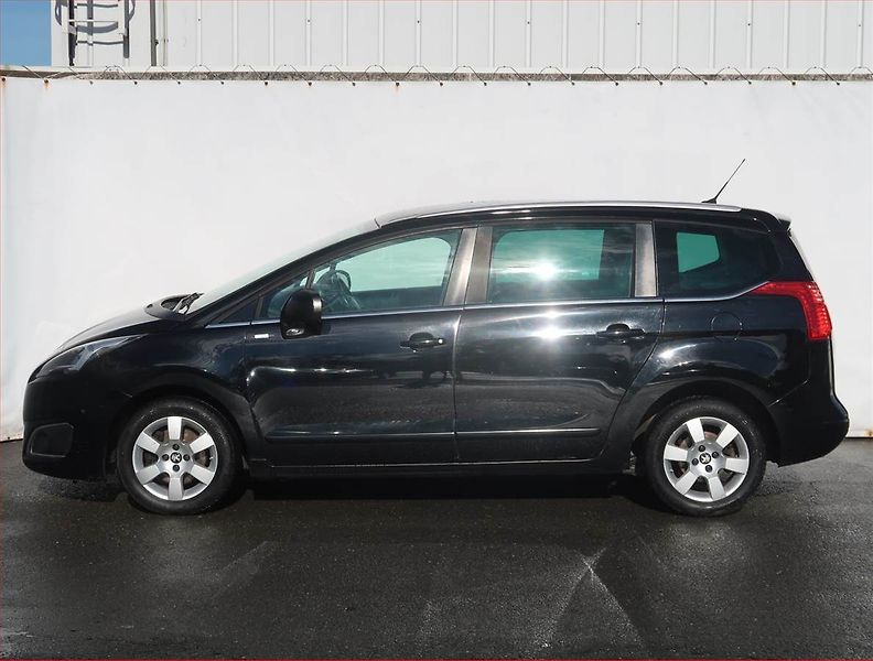 Peugeot 5008 (2016) 1.6 BlueHDi, Navi, Tempomat - fotka 3 z 19