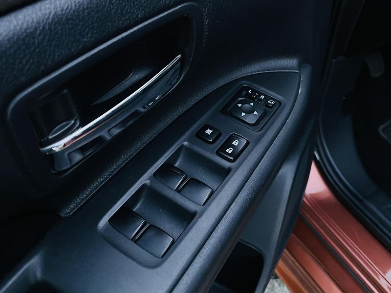 Mitsubishi Outlander 2.2D 4x4 7MÍST KAMERA SERVISKA - fotka 34 z 47