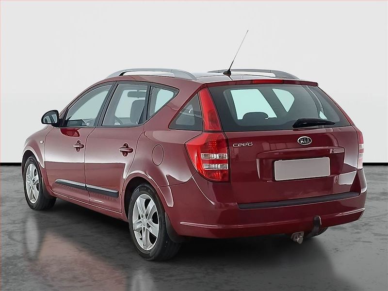 Kia Ceed (2009) 1.4 CVVT, ČR,1.maj - fotka 4 z 16