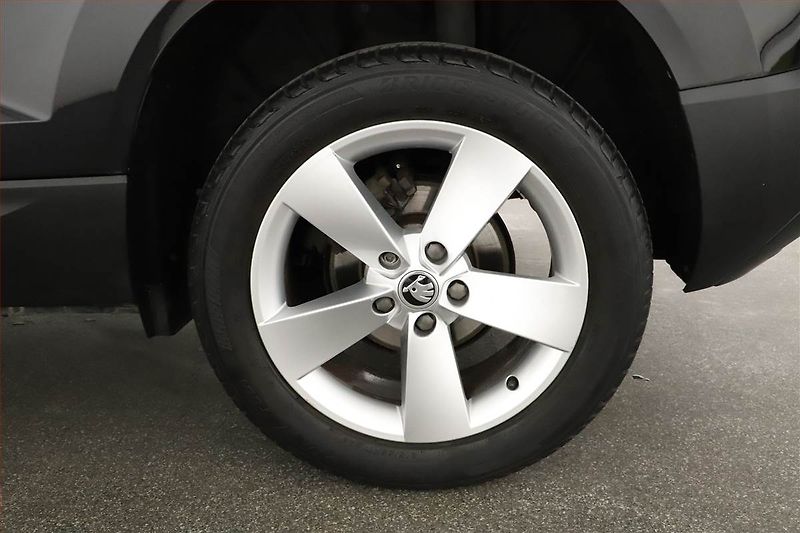 Škoda Karoq (2019) 1.6 TDI, Automat, Navi - fotka 18 z 18