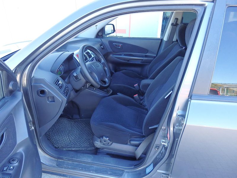 Hyundai Tucson 2,0i 104kW LPG, + SADA - fotka 6 z 17