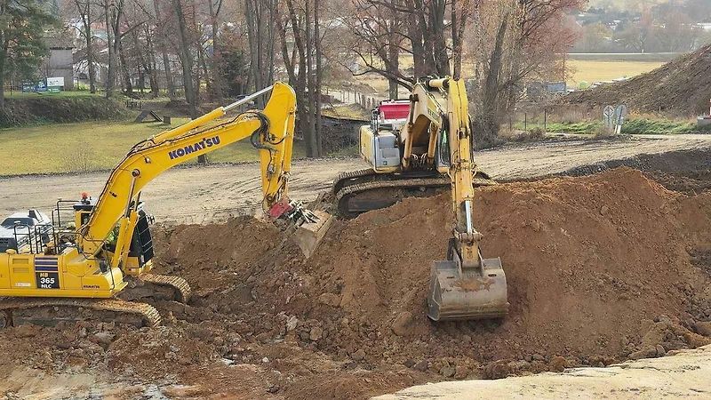 Stavba zbývajících úseků dálnice D3 na Kaplicku a přivaděče z D3 do Českého Krumlova.