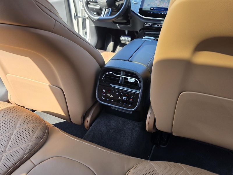 Mercedes-Benz Třídy E 220CDI AMG Nappa Burmester 4D - fotka 9 z 21