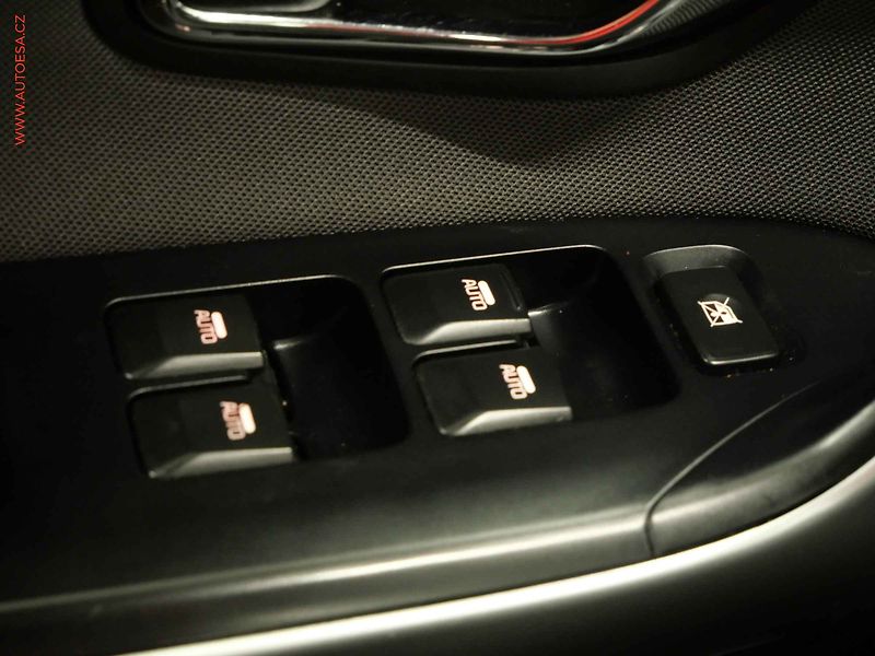 Kia Ceed (2013) 1.4i, 1.maj,ČR, servis.kniha - fotka 14 z 22