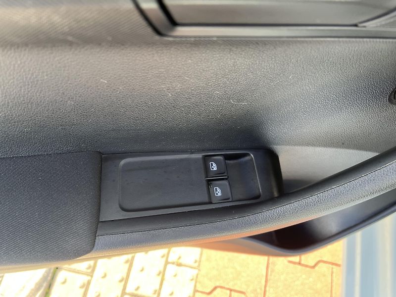 Škoda Fabia 1.4 TDI Red & Grey 1.Majitel - fotka 11 z 28