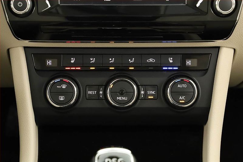 Škoda Superb (2016) Laurin&Klement 2.0 TDI, 4X4 - fotka 16 z 22