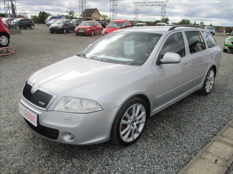 Škoda Octavia 2,0 TDI RS, aut.klima,tažné, - fotka 3 z 38