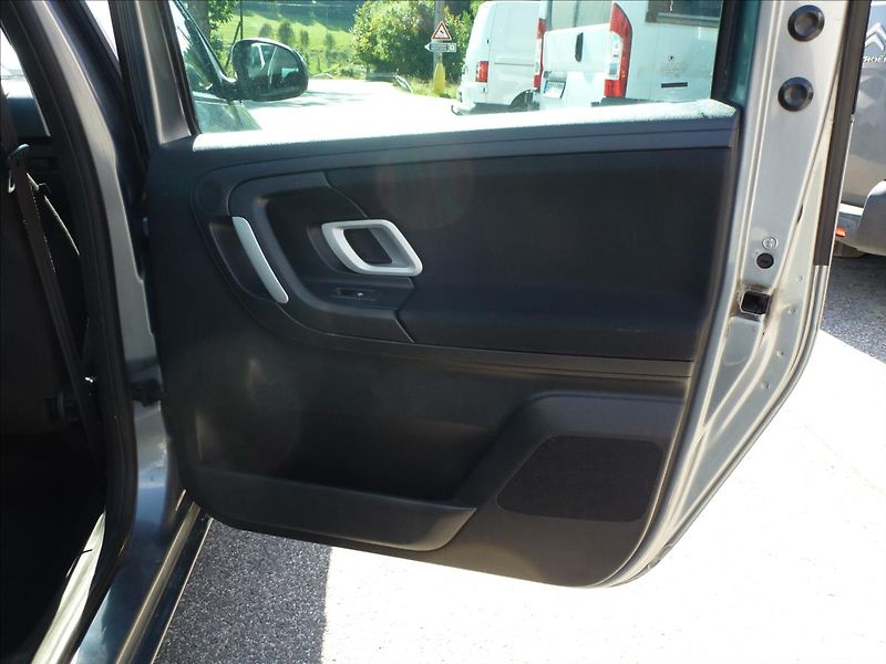 Škoda Roomster 1,9 TDI -  BEZ KOROZE !!!!!!! - fotka 27 z 54
