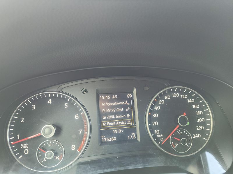 Volkswagen Sharan (2021) 1.4 TSI DSG 110KW/ NAVI/KAMERA - fotka 25 z 50