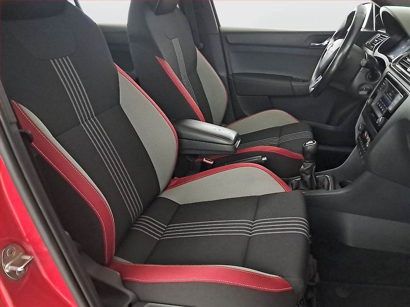 Škoda Rapid (2016) Spaceback 1.2 TSI, ČR,1.maj - fotka 9 z 18