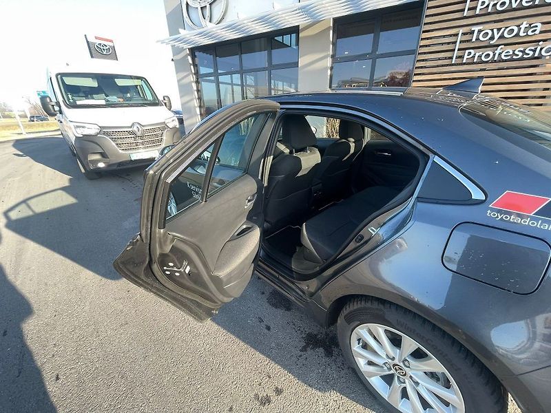 Toyota Corolla 1.8 Hybrid Comfort Tech - fotka 22 z 28