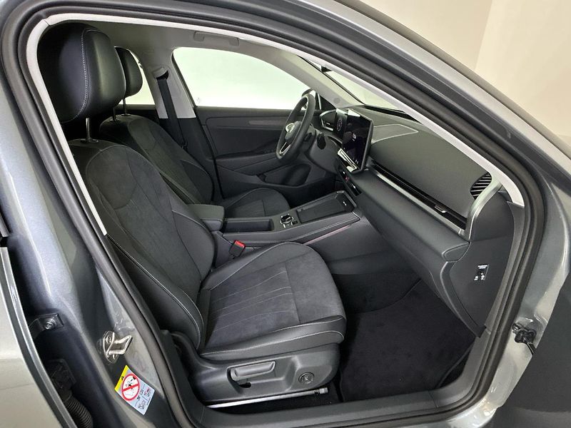 Volkswagen T-Roc (2026) SUV - fotka 9 z 28