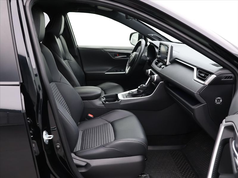 Toyota RAV4 2,5 Hybrid Black Edition 4WD e - fotka 13 z 34