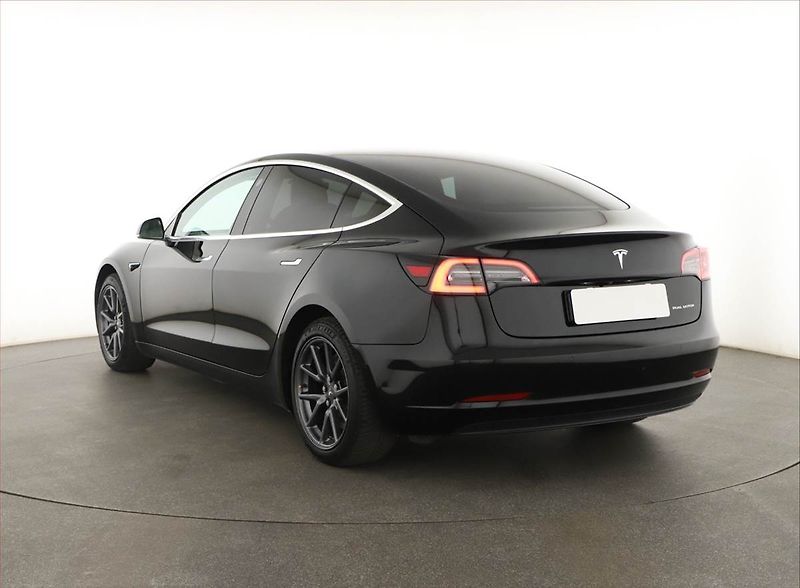 Tesla Model 3 (2019) Long Range 4WD 78kWh, SoH 78% - fotka 4 z 20